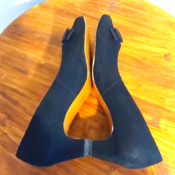 Selby Black Leather Suede Kitten Heel Vintage Gold toe Acc. Elegant Neutral Sz.8 - Picture 7 of 14